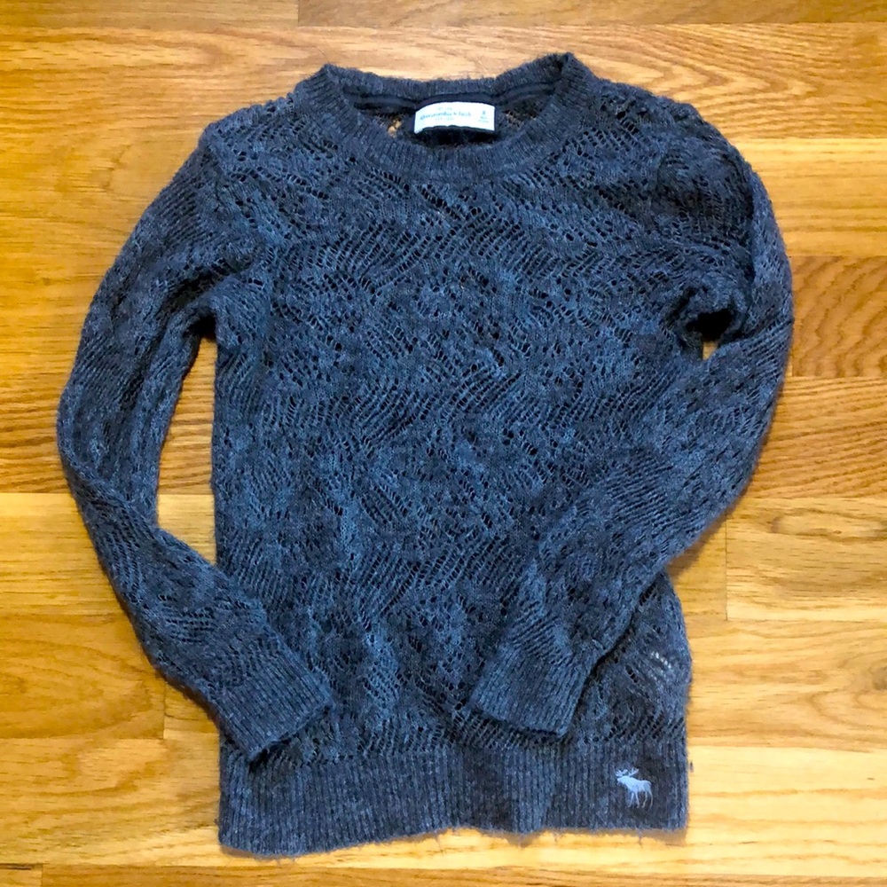Beautiful Abercrombie & Fitch grey wool sweater size M